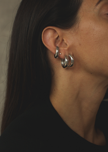 Silver Bold Globe Earcuff